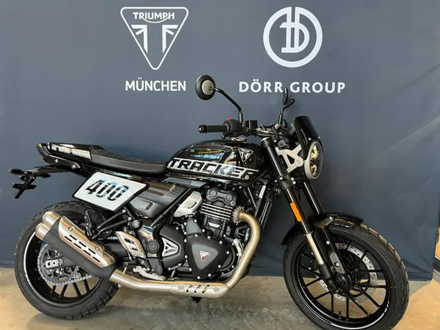 Tracker 400  Phantom Black