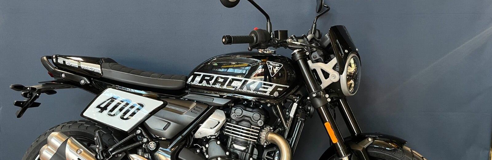 Tracker 400  Phantom Black