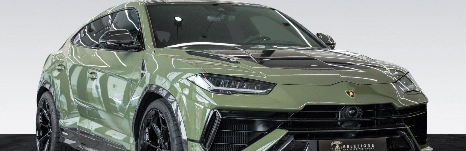 Urus Performante | Rear TV | Carbon Bonnet