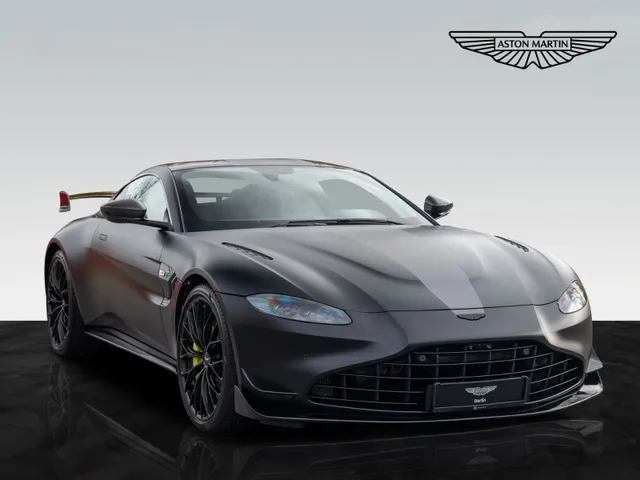 Vantage F1 Edition | Premium Audio | Carbon