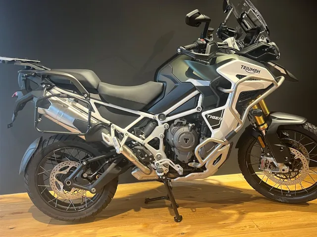 Tiger 1200 Rally Explorer Modell 2025 inklusiv