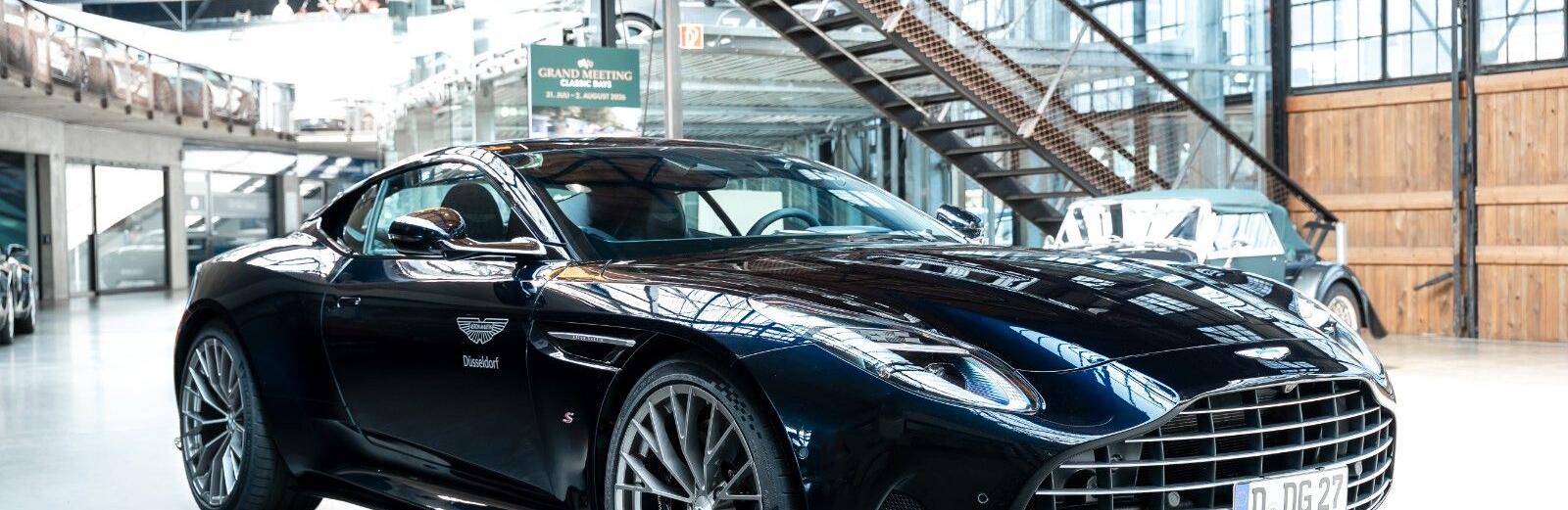 DB12 S | Carbon Ceramic Brakes | B&W