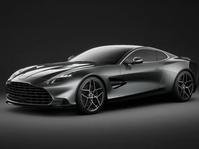 Vanquish | Sports Exhaust | Carbon Interior