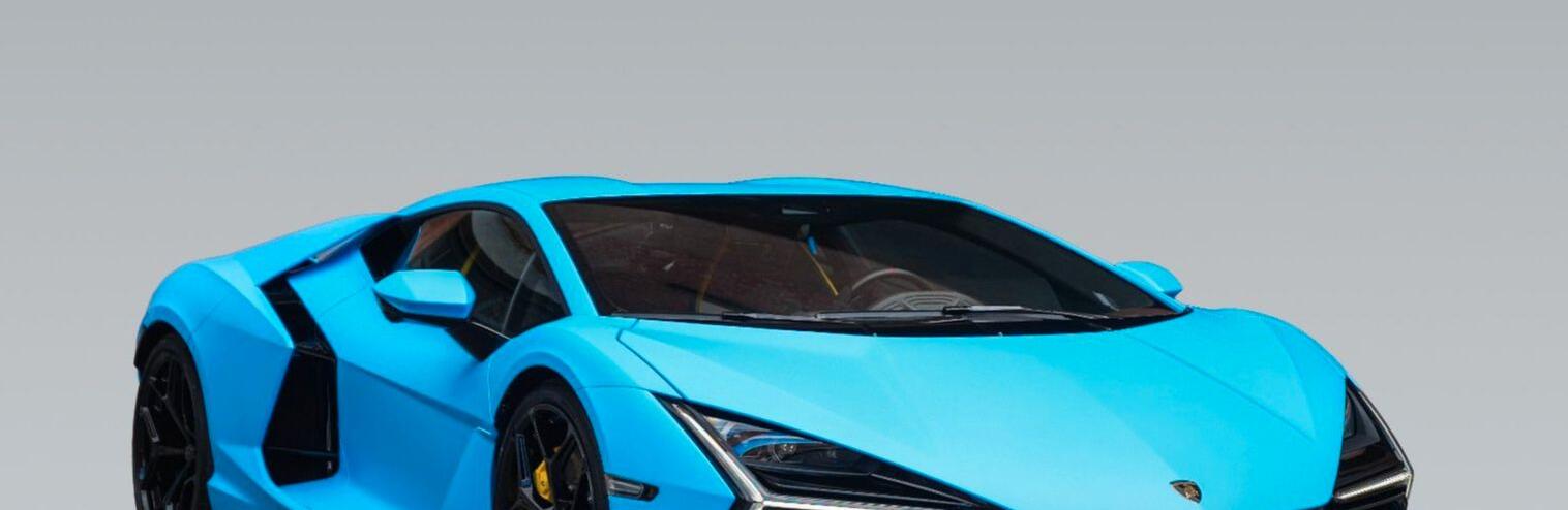 Revuelto | AdPersonam | Carbon Package