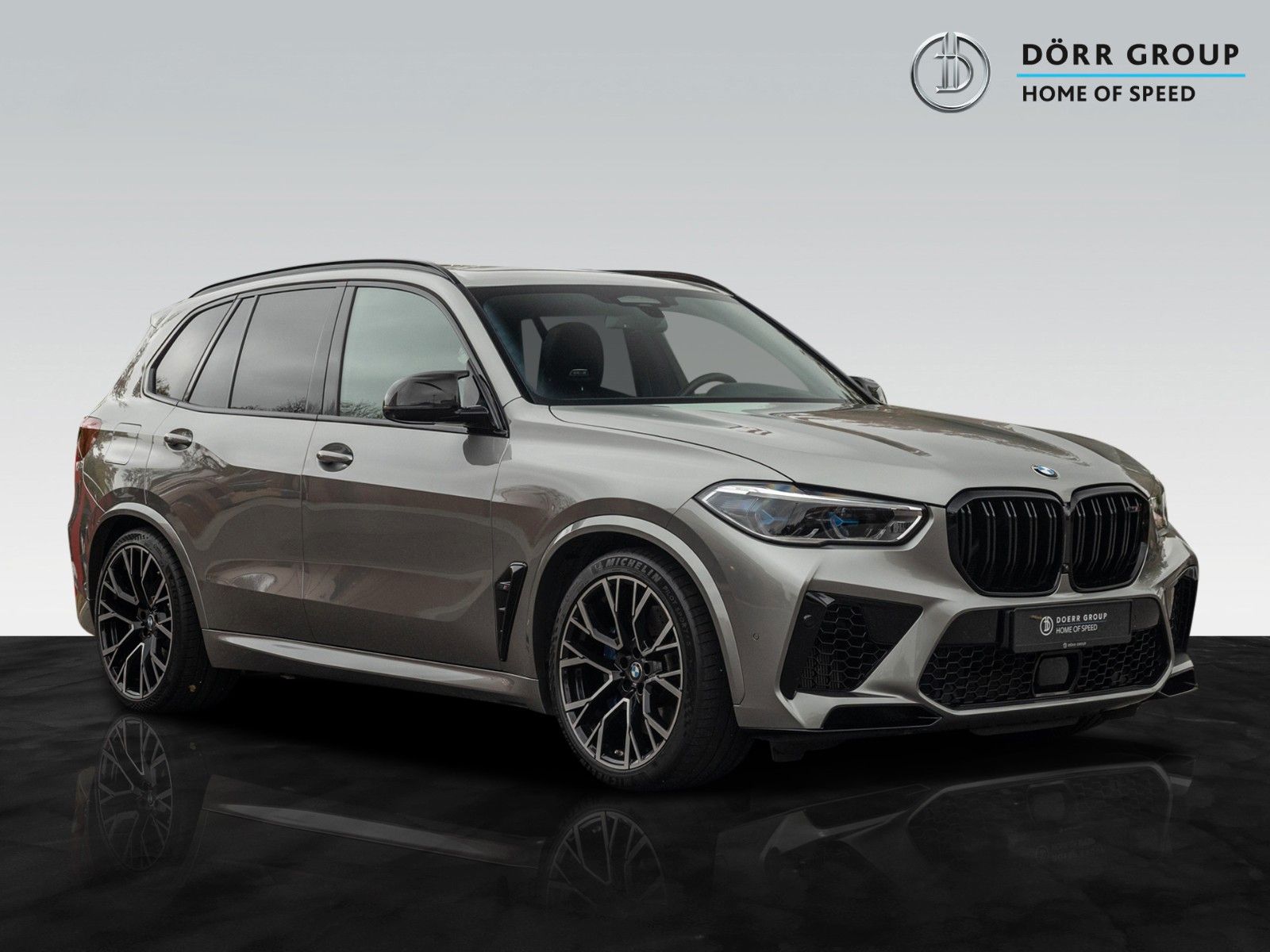 X5 M Competition | Shadowline | Panorama | B&W Detailbild