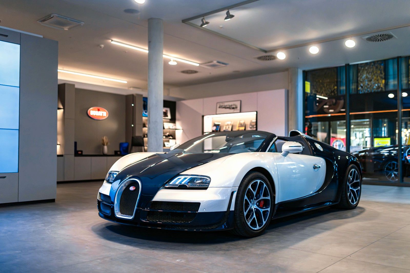 MUNICH | Veyron Grand Sport VITESSE | BlueCarbon Detailbild