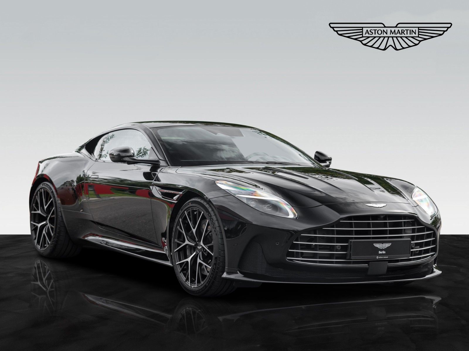 DB12 | Sat. Dark Chrome Detailbild