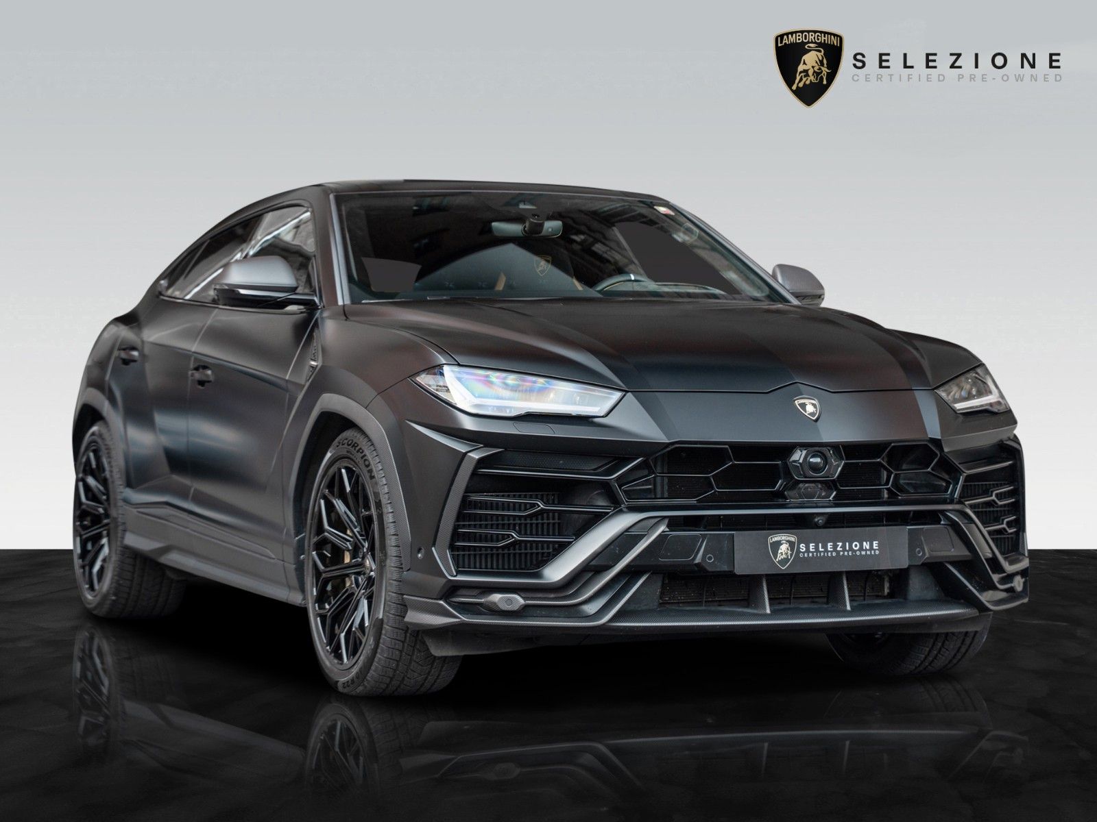 Urus Graphite Capsule | Matt Paint | Carbon Pack Detailbild