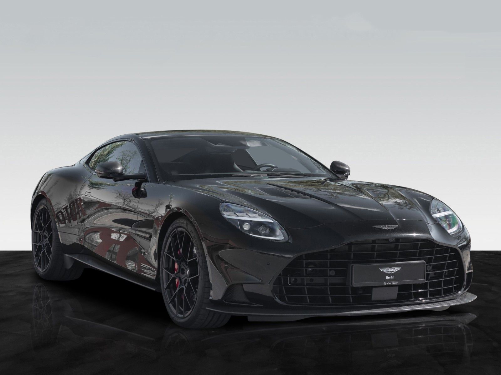 Vanquish | Full Satin Carbon | Titan Auspuff Detailbild
