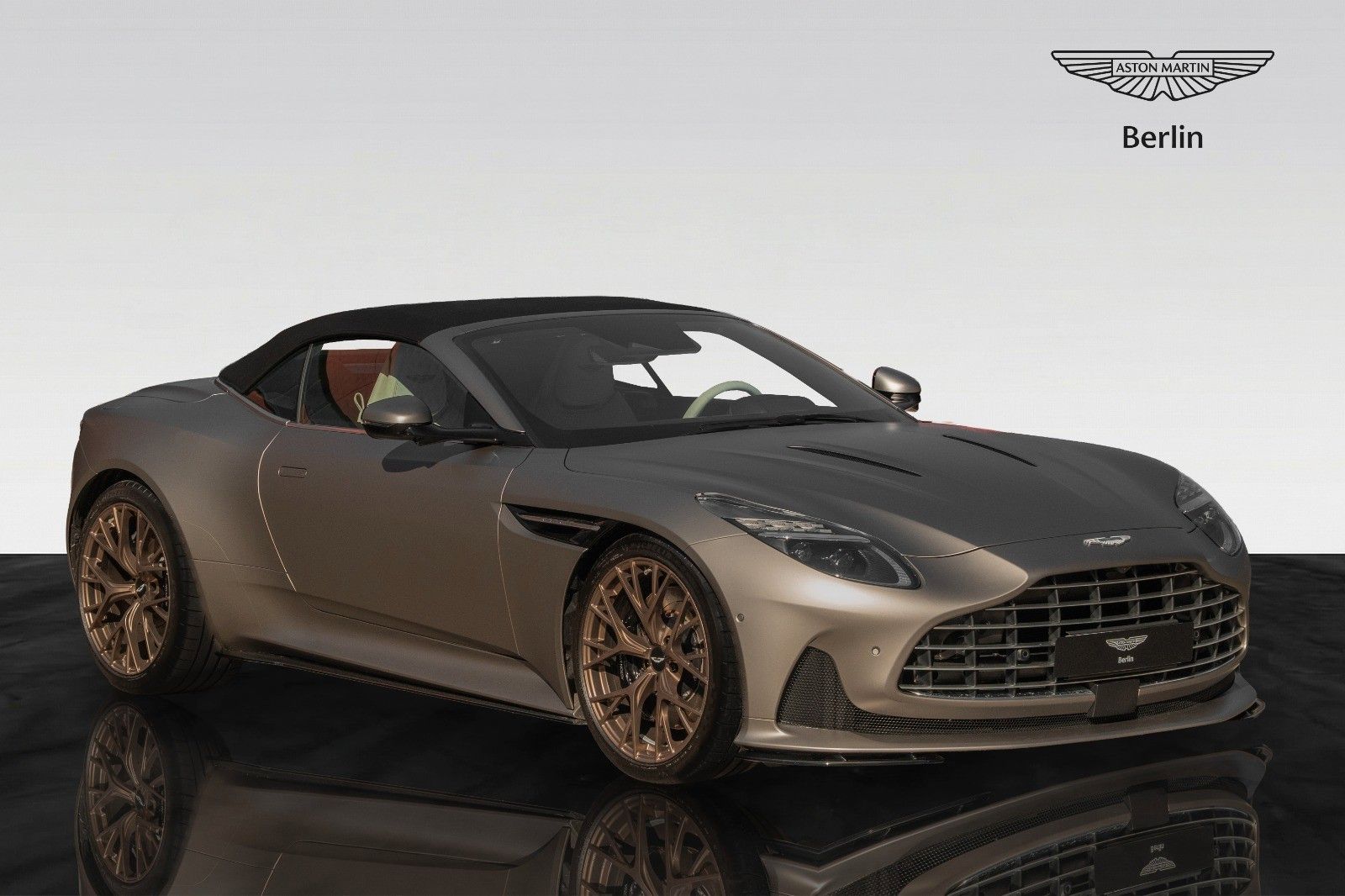 DB12 Volante | Black Pack | Bronze Rims Detailbild