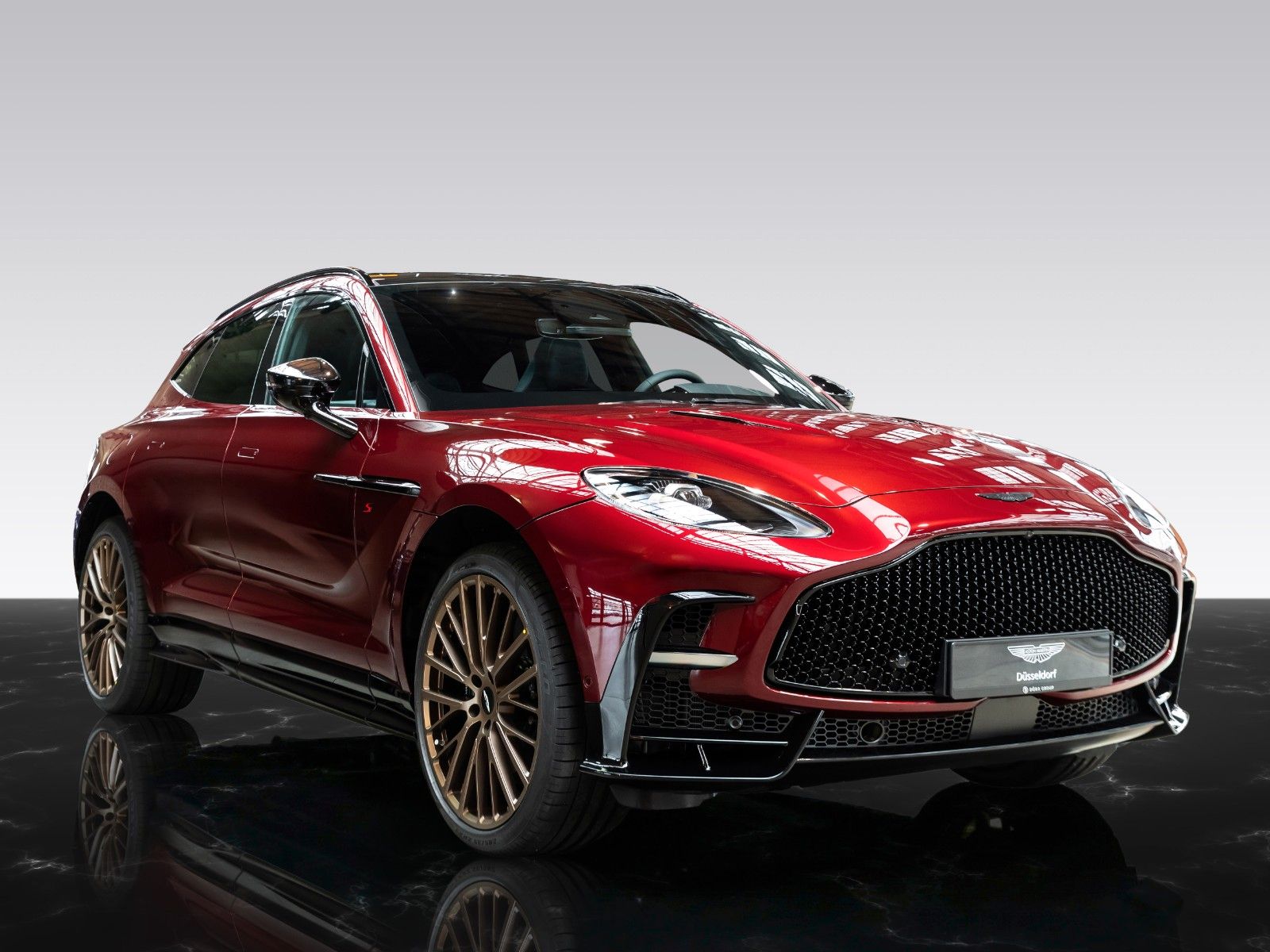 DBX 4.0 V8 S Detailbild