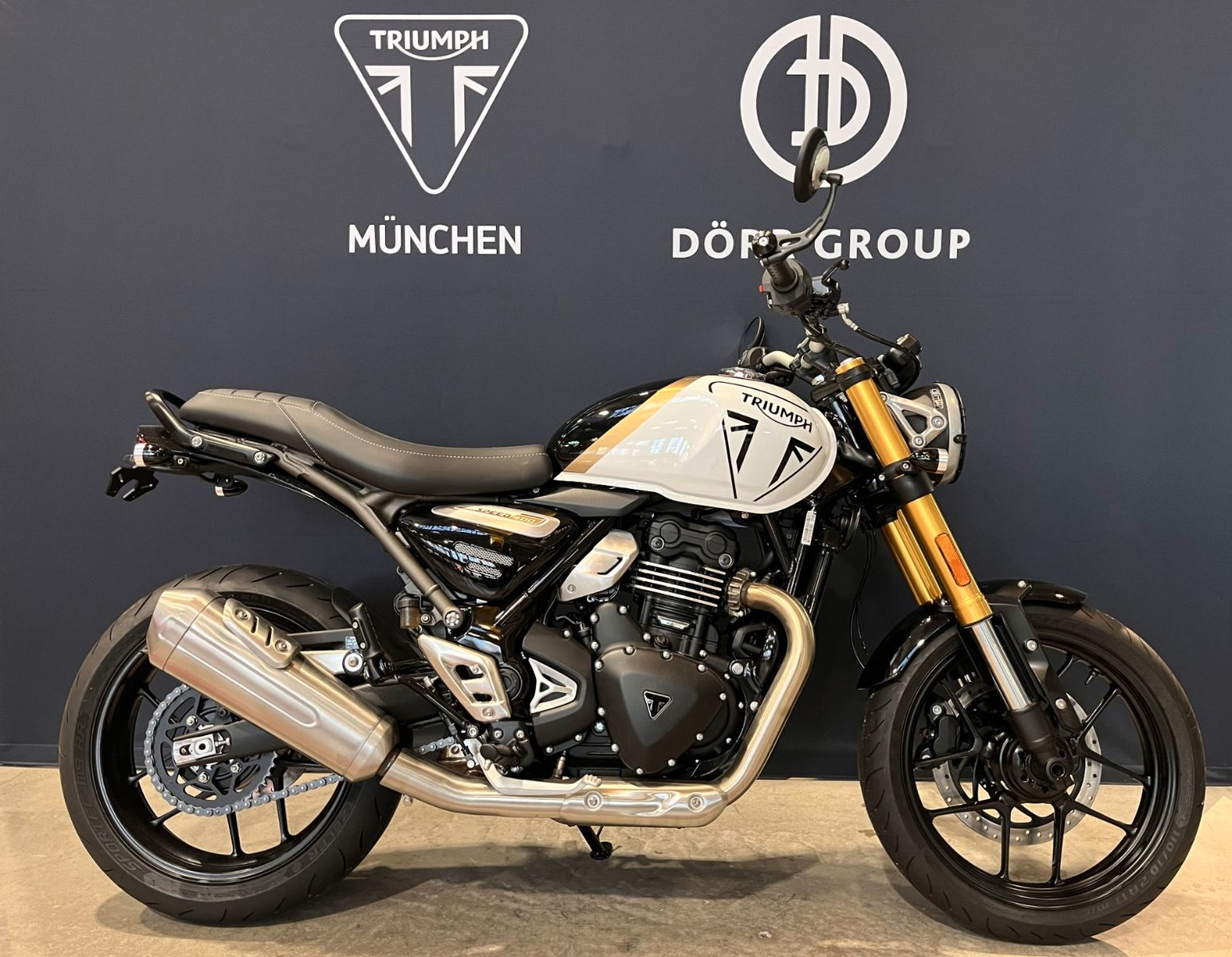 Speed 400 in Pearl Met White / Black umgebaut! Detailbild