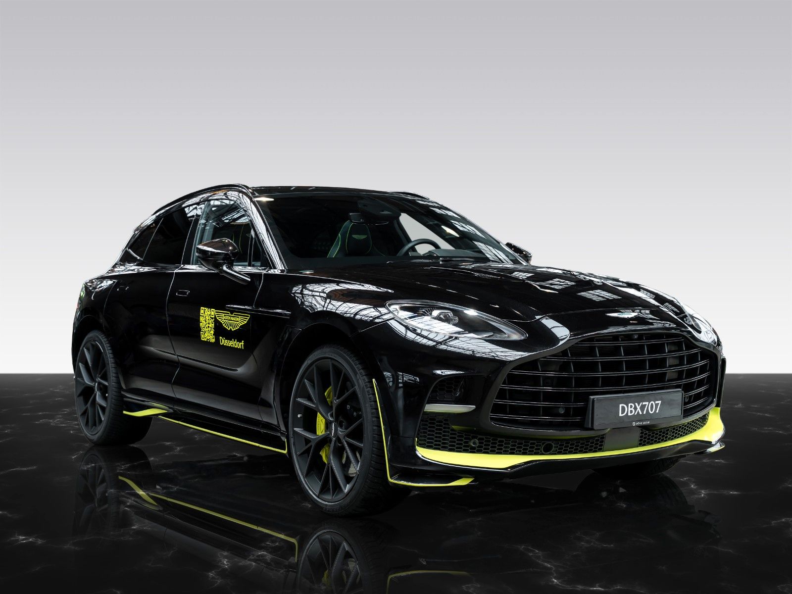 DBX707 | AMR24 Pack | Heated Steering Wheel Detailbild