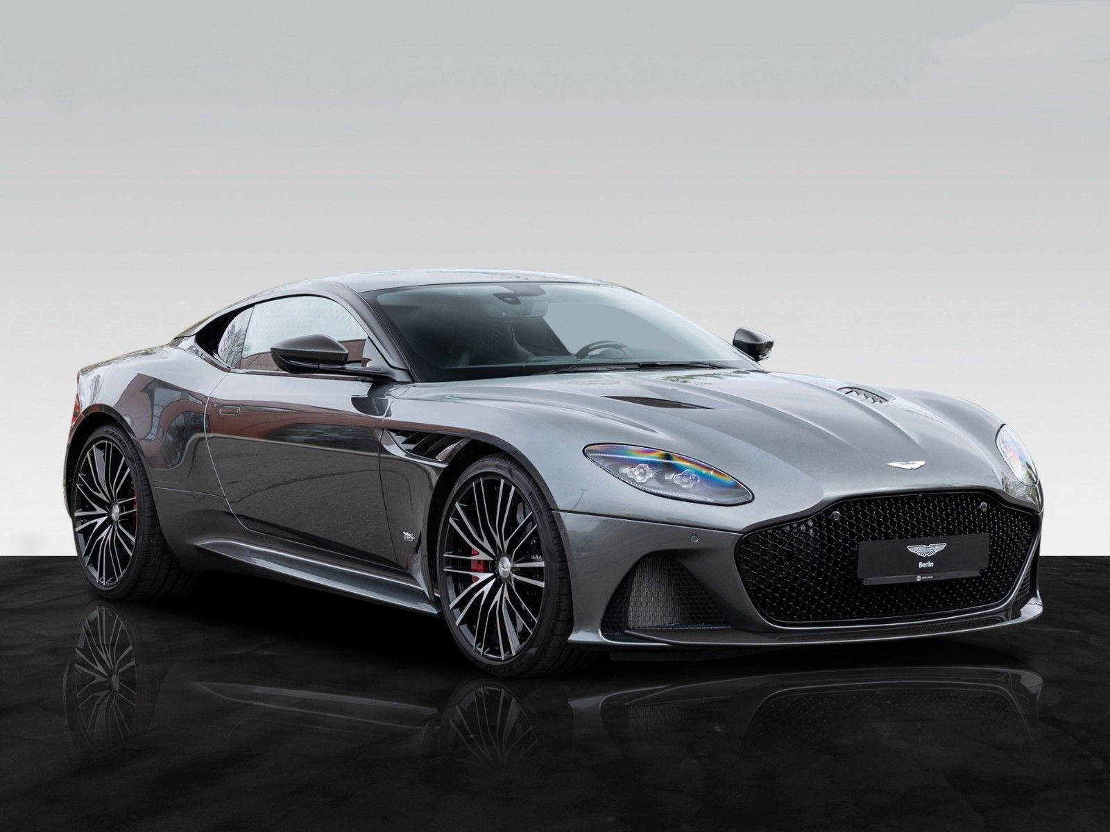 DBS Superleggera | Titanium Exhaust | Carbon Ext Detailbild