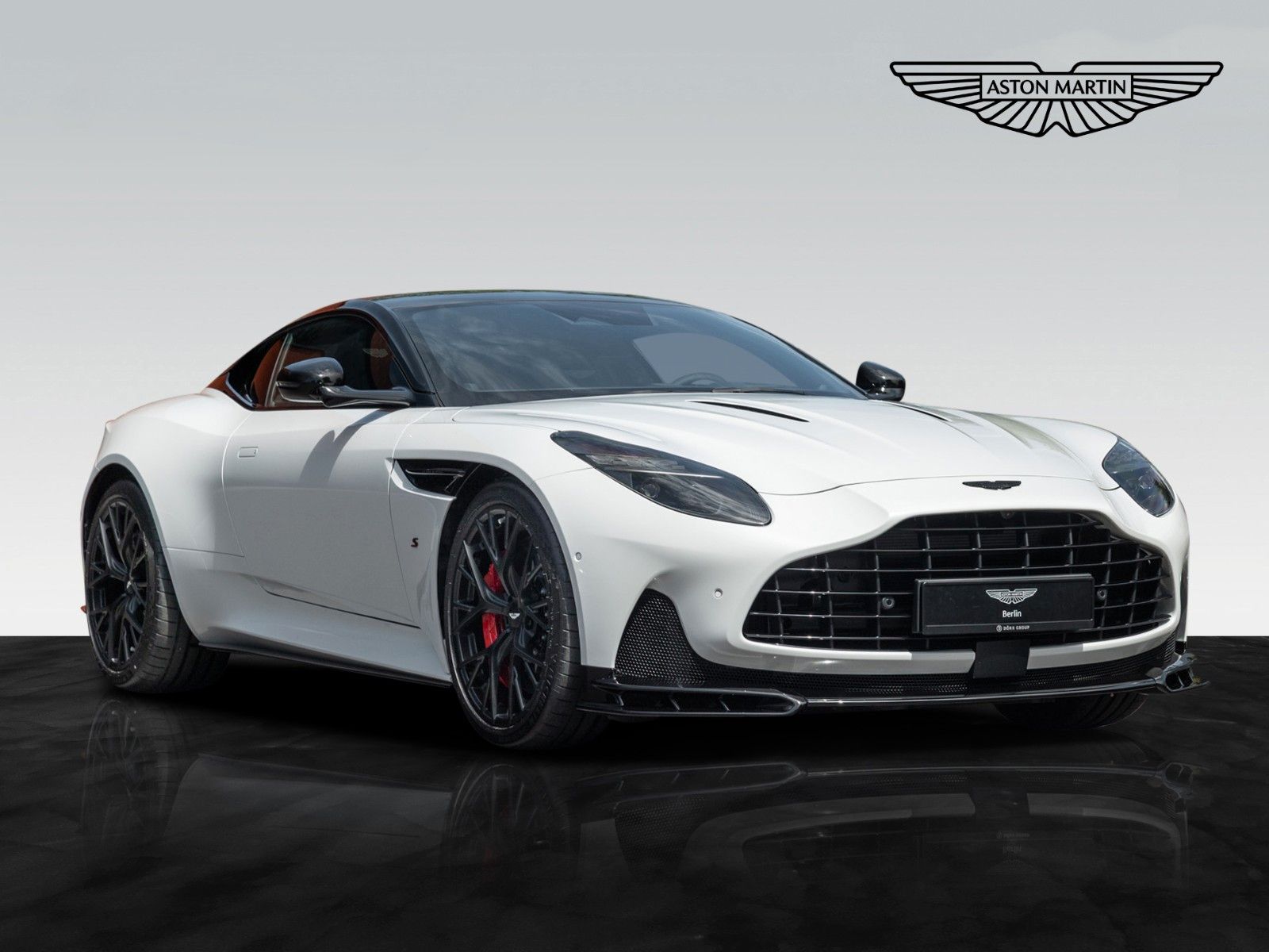 DB12 S Coupe | Titanium Exhaust  | Glass Roof Detailbild