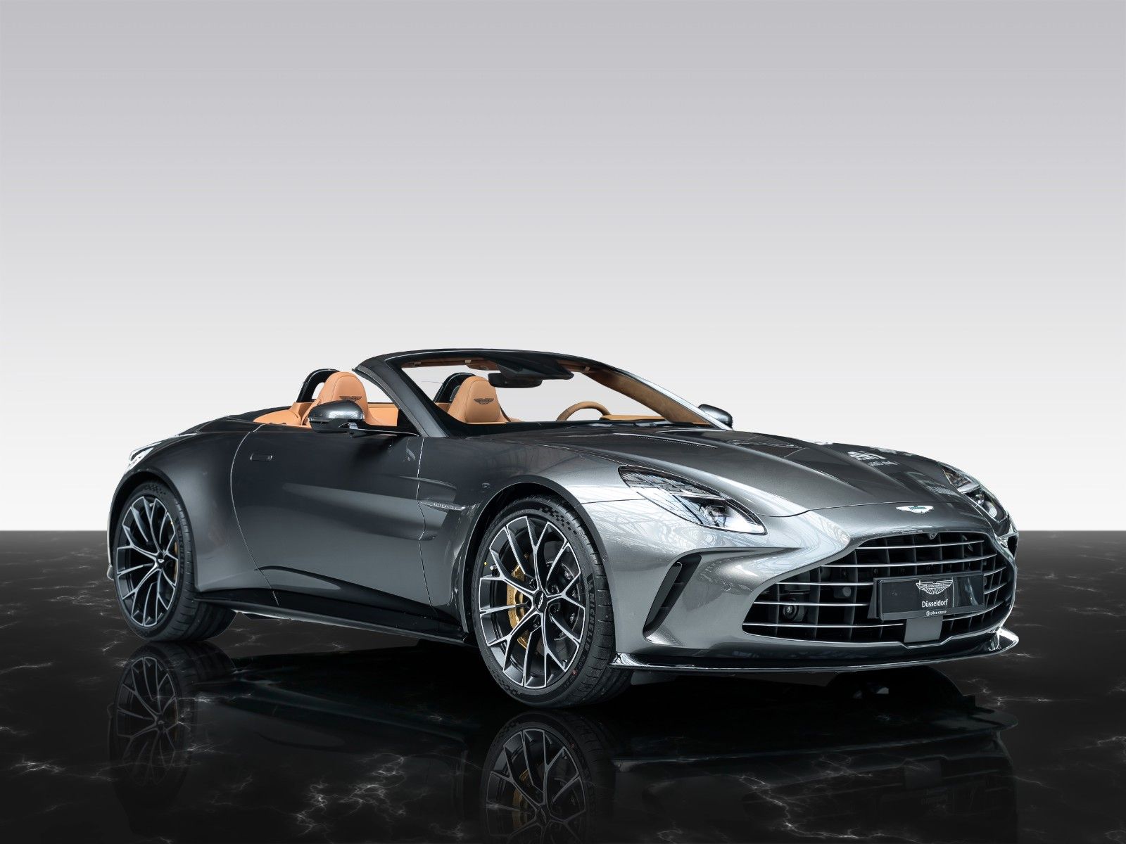 Vantage Roadster | Satin Dark Ch. | MY26 Detailbild