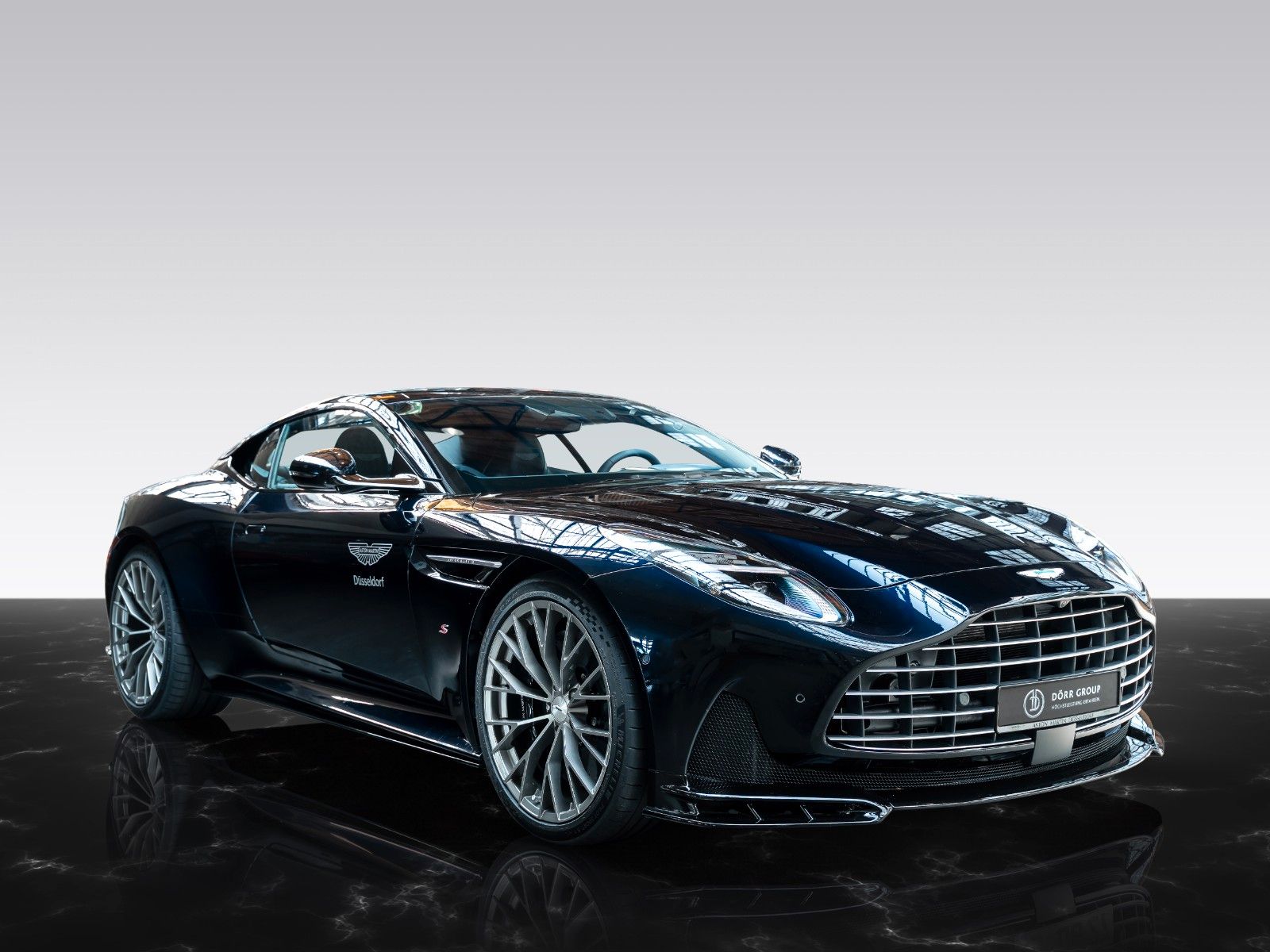 DB12 S | Carbon Ceramic Brakes | B&W Detailbild
