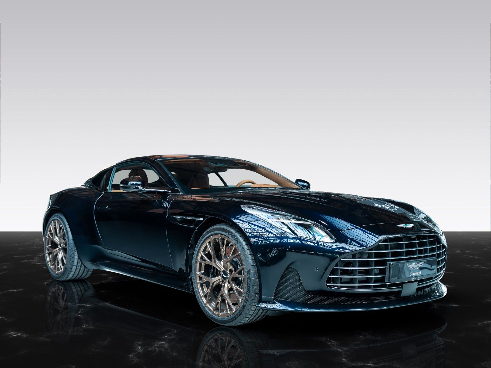 DB12 | Satin Bronze Wheels | Q - Leather Detailbild