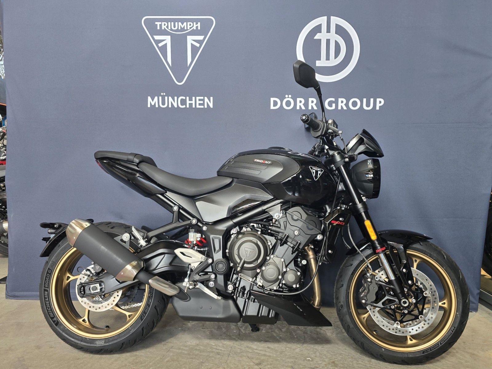 Trident 800 | Jet Black Detailbild