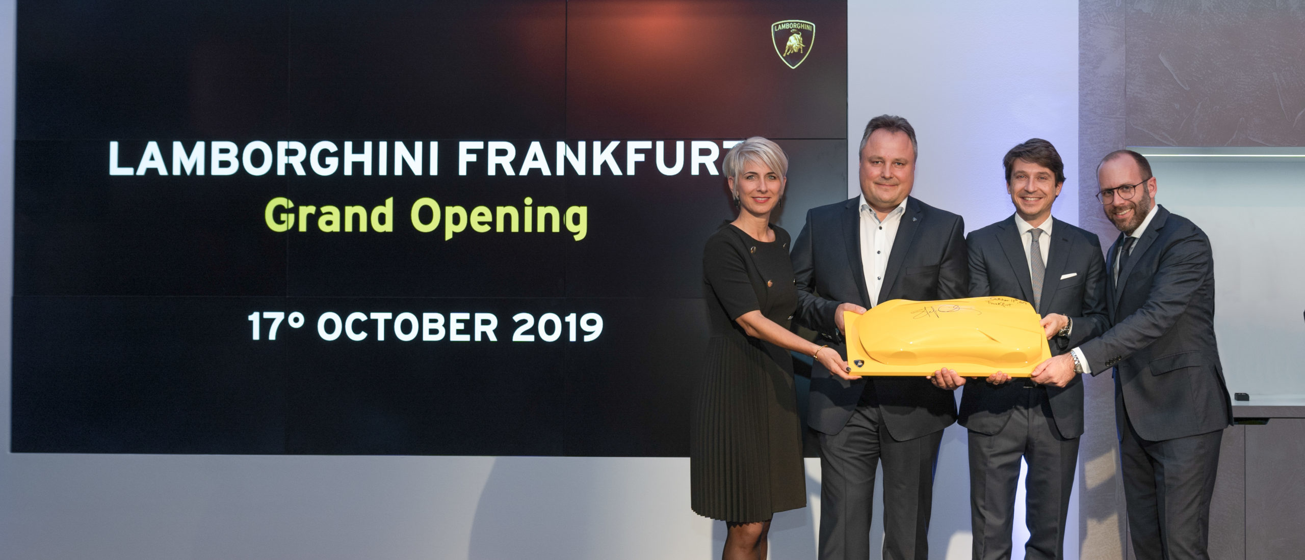 Von der Klassikstadt zieht der Showroom inklusive Service in den benachbarten Cassellapark und vergrößert sich um mehr als das Dreifache.