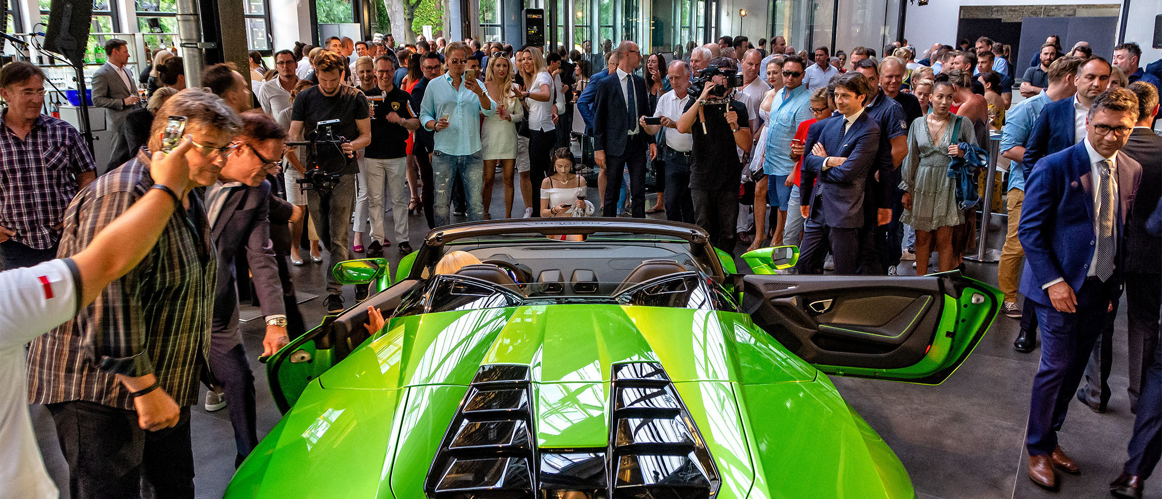 Eine große Feier markiert die Rückkehr von Lamborghini nach Berlin